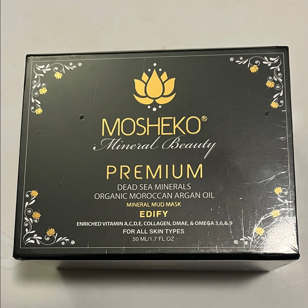 Mineral Beauty Premium Mineral Mud Mask - Black and Gold NWT new in plastic